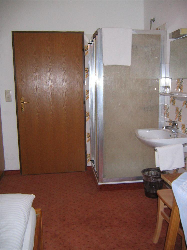 Hotel Kleinmuenchen Linz Buitenkant foto